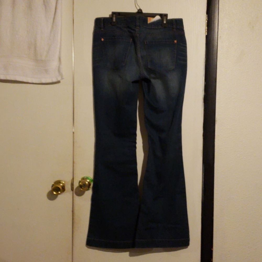 Jeans - Picture 2 of 4